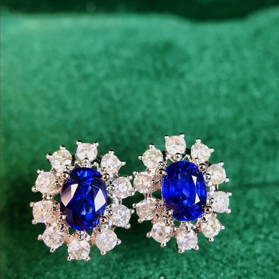 14k Gold 1.20 Ctw Vivid Blue Natural Sapphire & Diamond Earrings - 3