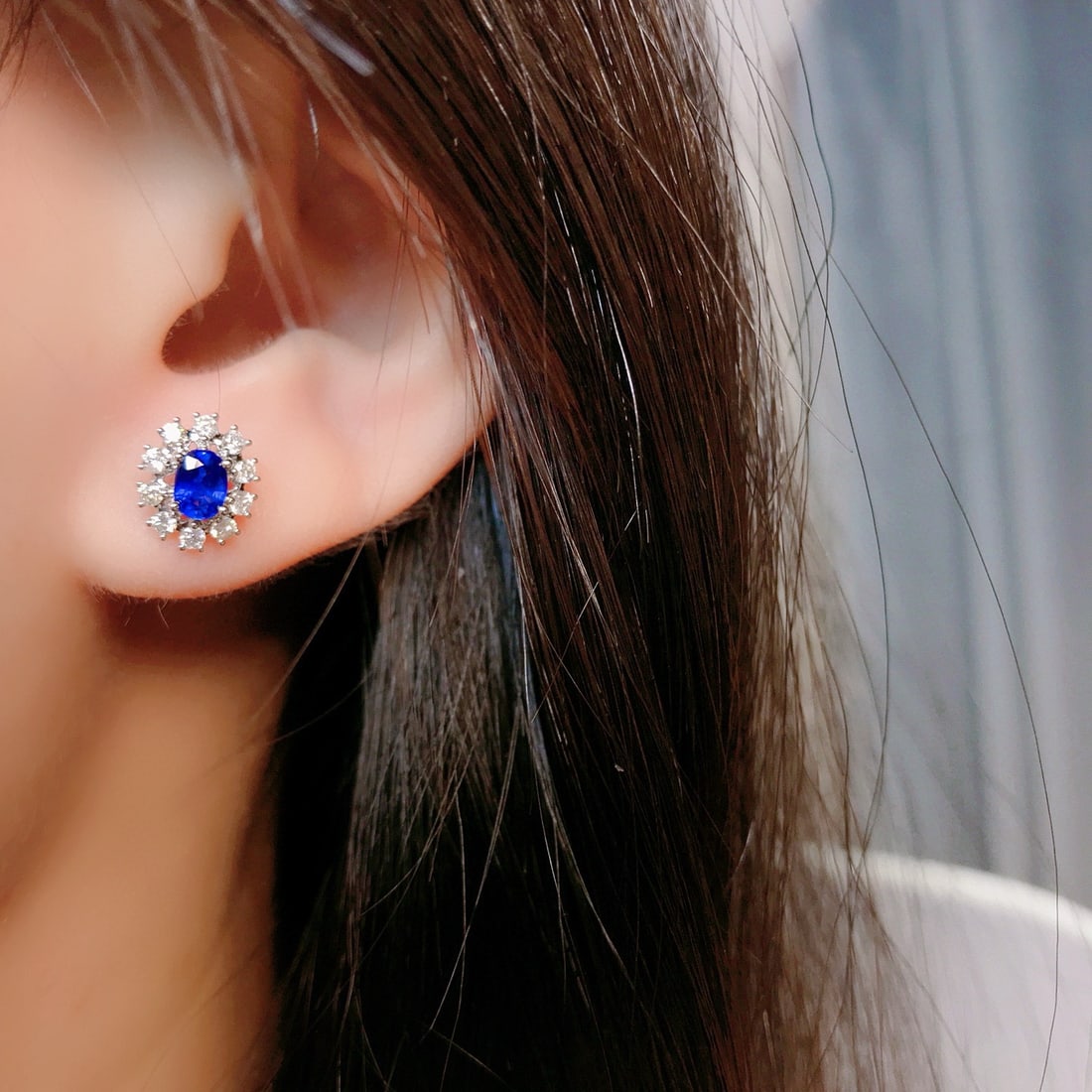 14k Gold 1.20 Ctw Vivid Blue Natural Sapphire & Diamond Earrings - 4