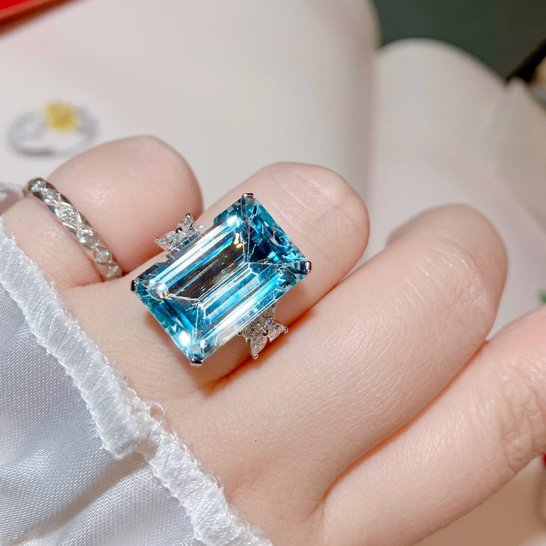 14k Gold 11.76 Ctw Natural Aquamarine & Diamond Ring - 5