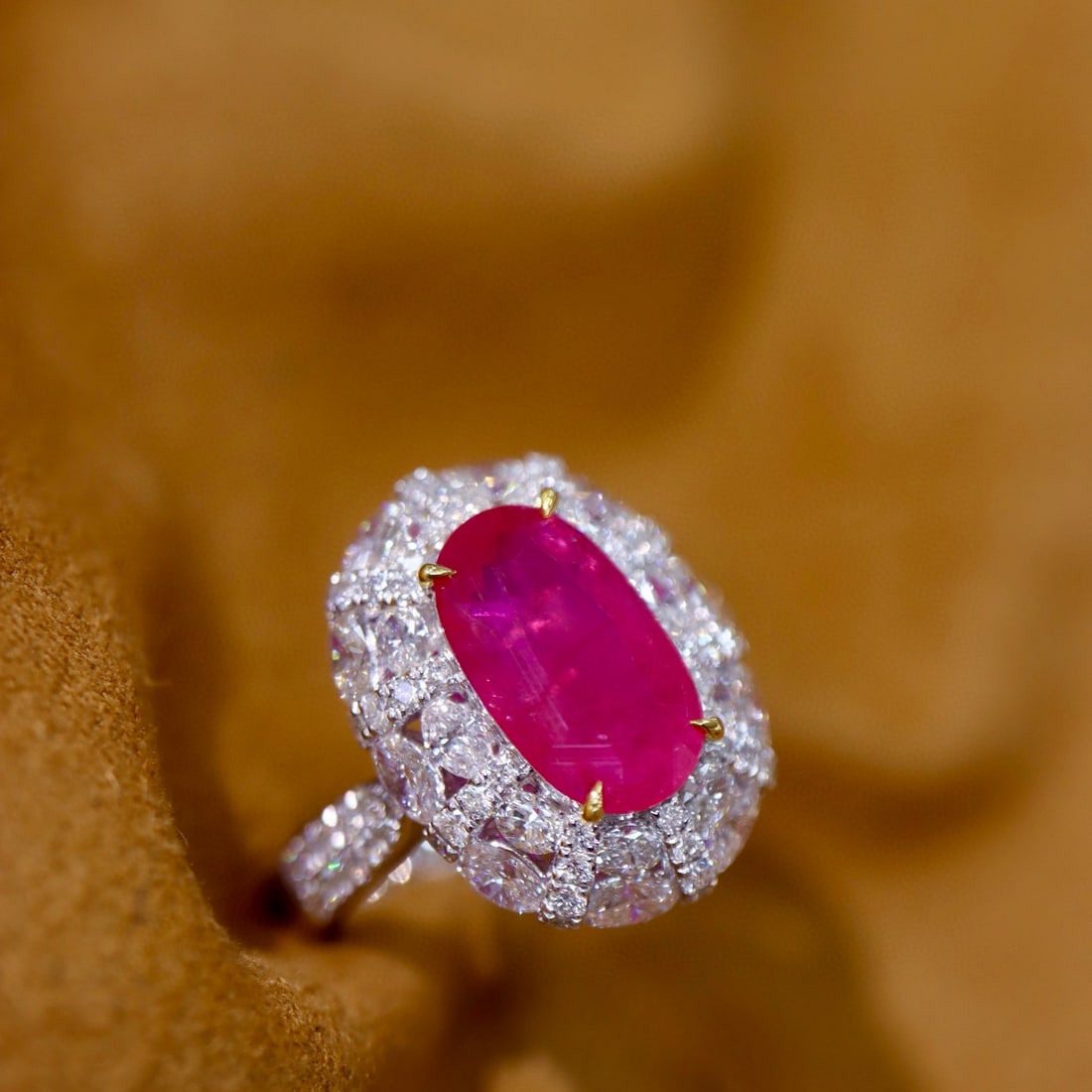 14k Gold 4.68 Ctw Natural Ruby & Diamond Ring - 2