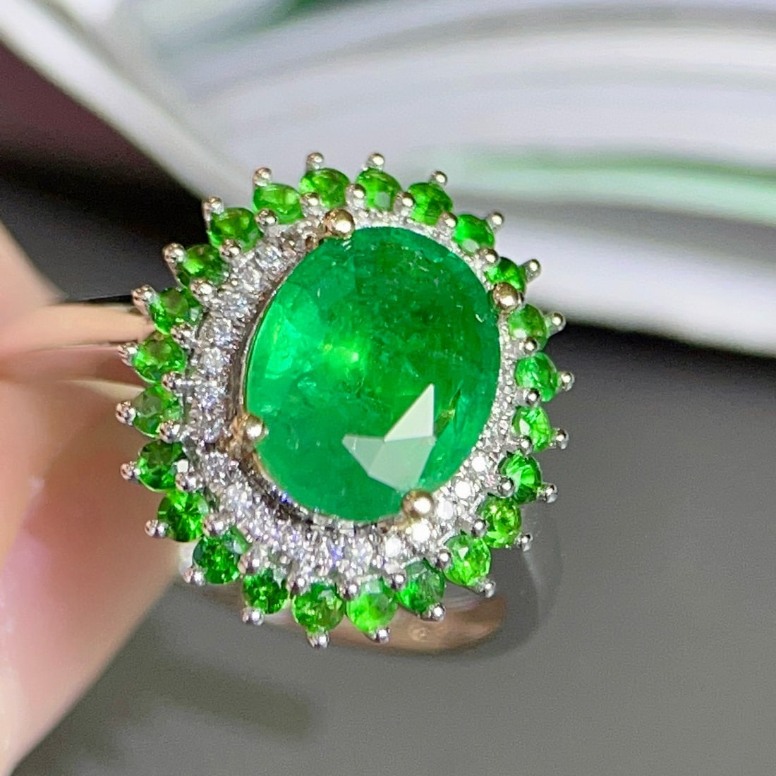 14k Gold 1.78 Ct Natural Emerald & Diamond & Tsavorite Ring - 3