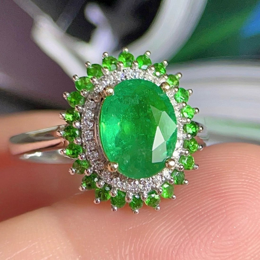 14k Gold 1.78 Ct Natural Emerald & Diamond & Tsavorite Ring - 4