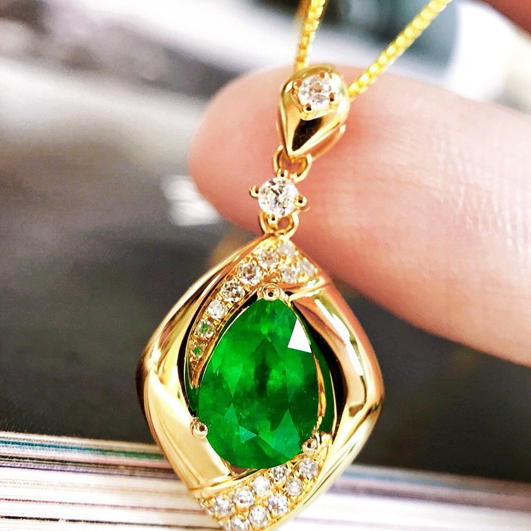 14k Gold 1.07 Ctw Vivid Green Natural Emerald & Diamond Pendant( Without Chain ) - 2