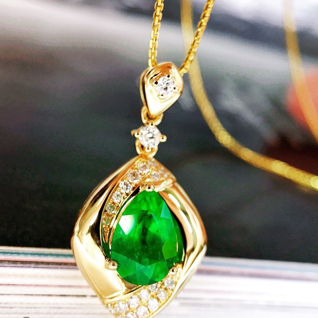 14k Gold 1.07 Ctw Vivid Green Natural Emerald & Diamond Pendant( Without Chain ) - 3