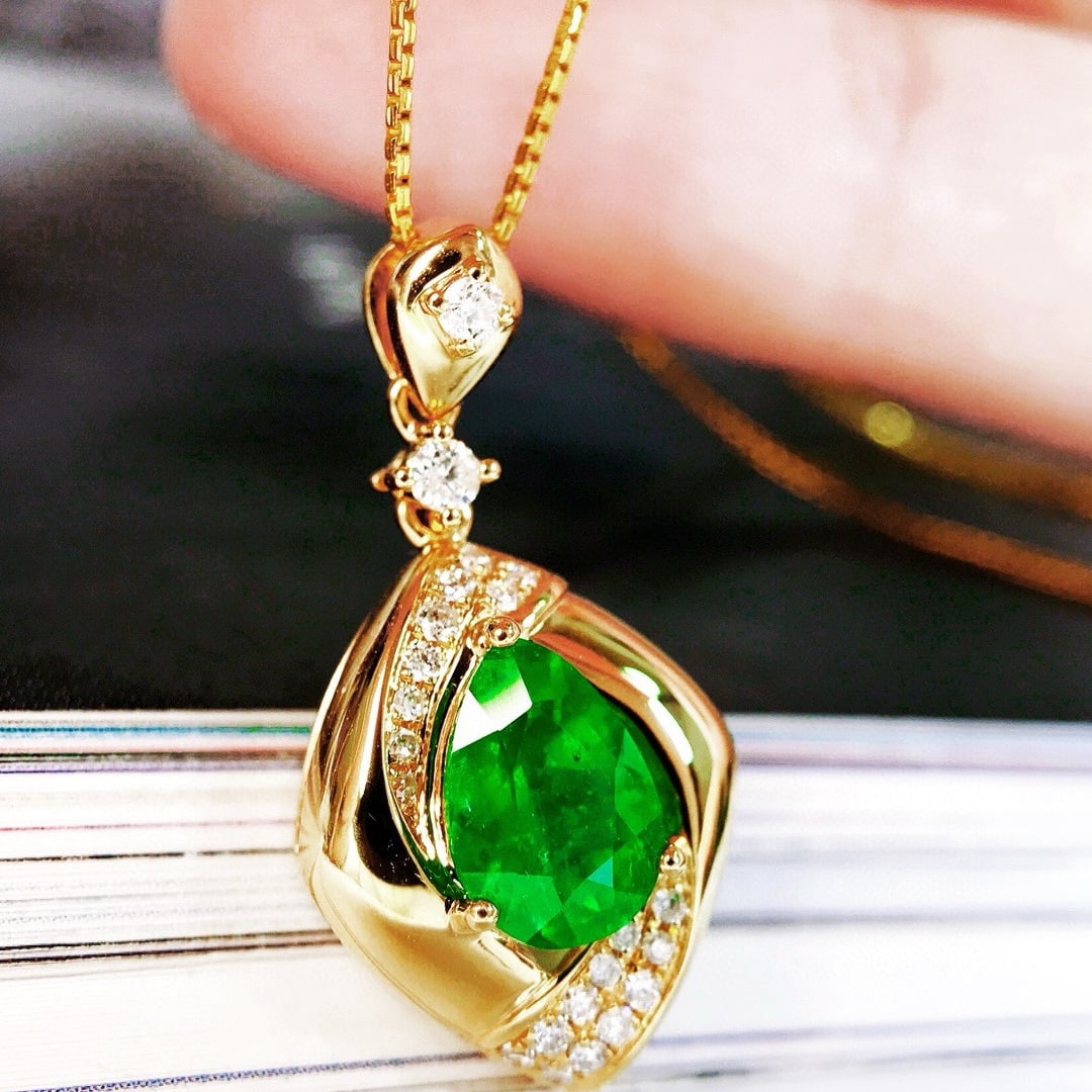 14k Gold 1.07 Ctw Vivid Green Natural Emerald & Diamond Pendant( Without Chain ) - 4