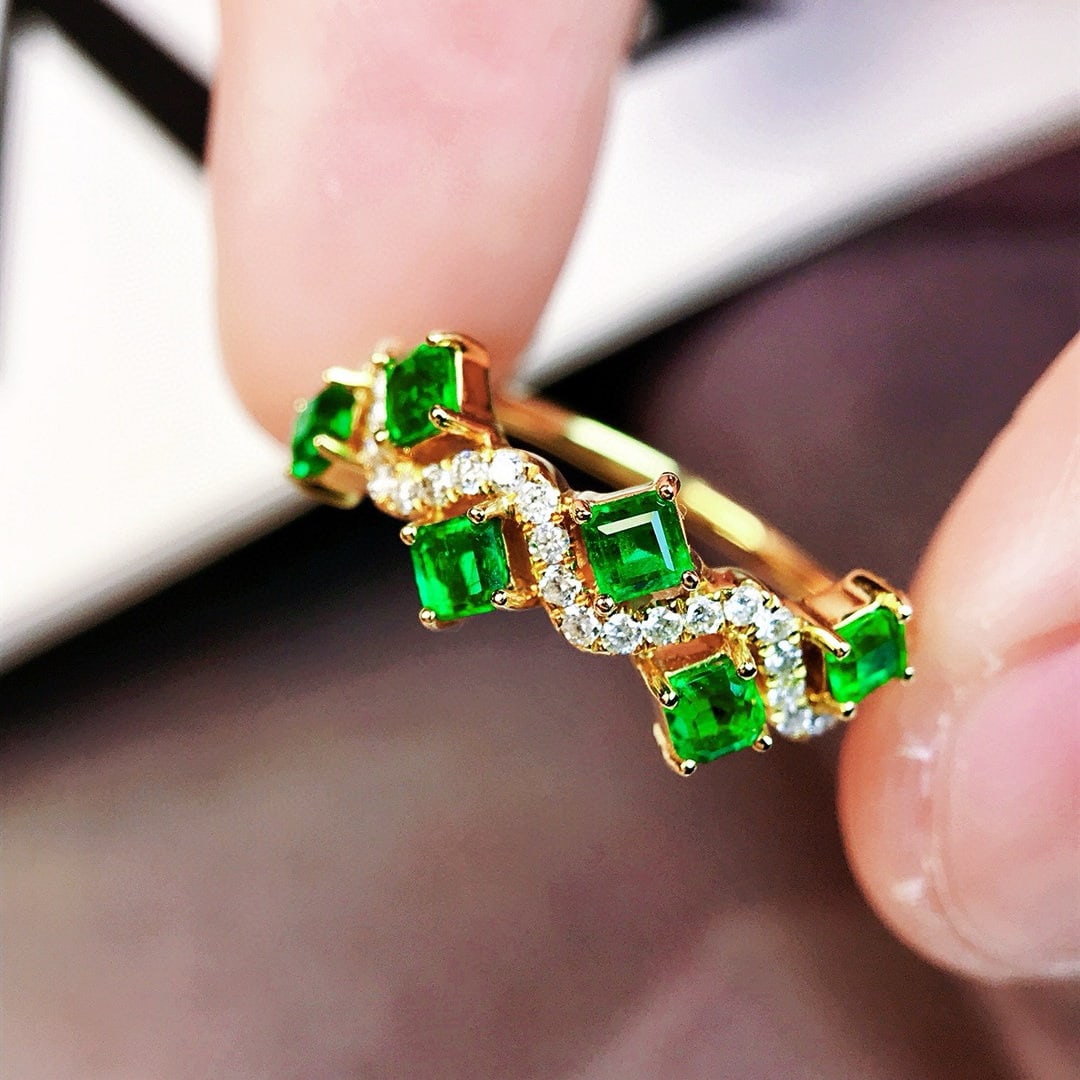 14k Gold 0.81 Ctw Vivid Green Natural Emerald & Diamond Ring - 2