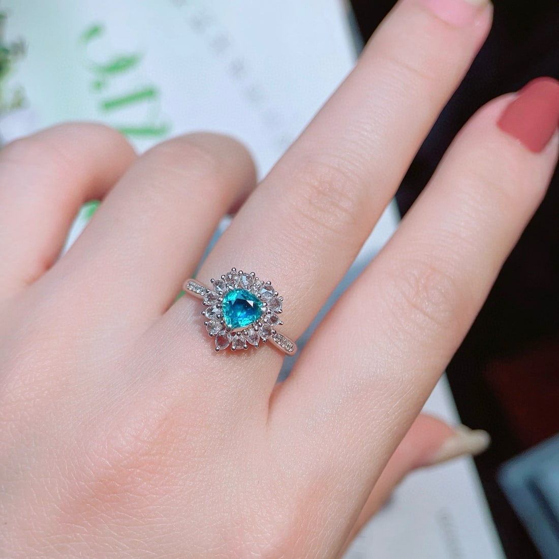 14k Gold 0.88 Ctw Natural Paraiba Tourmaline & Diamond Ring - 5