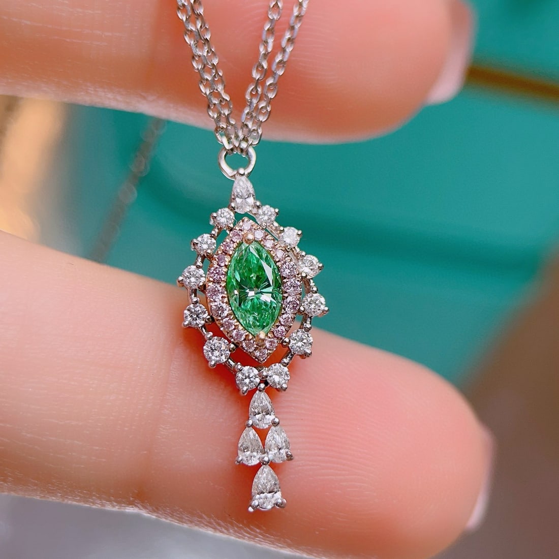 14k Gold 0.79 Ctw Natural Green Diamond & Diamond Necklace - 7
