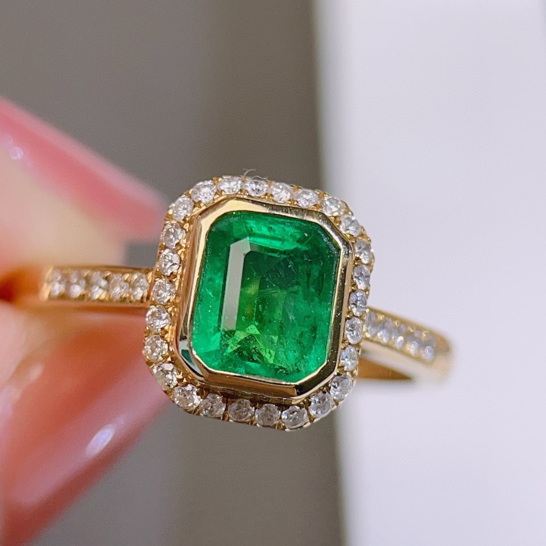 14k Gold 1.06 Ctw Vivid Green Natural Emerald & Diamond Ring - 5