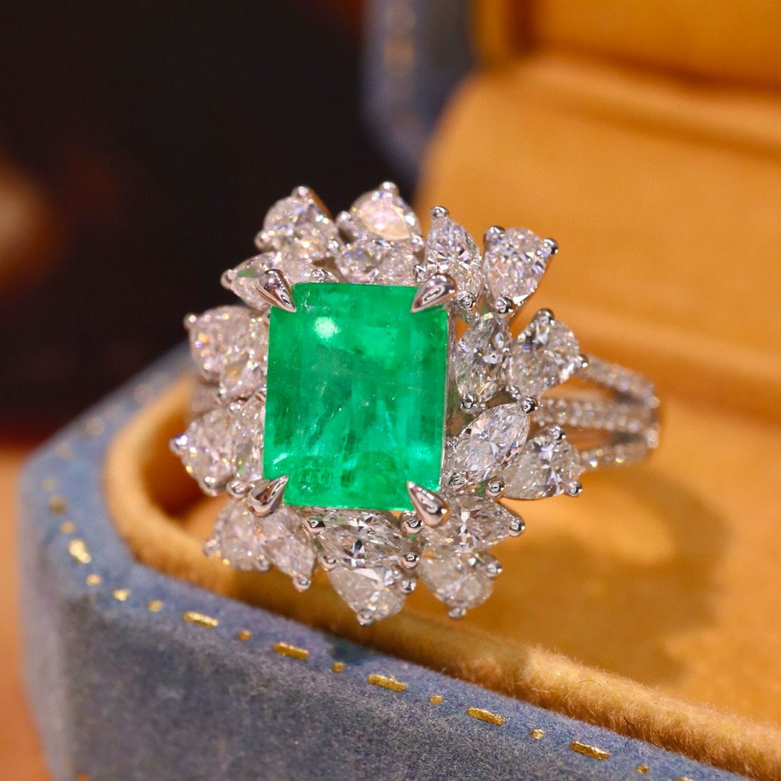 14k Gold 3.51 Ctw Natural Emerald & Diamond Ring: Ref:230941234 // gold content:14k gold // ring size:7. 25us // // main gemstone:emerald // shape:octagonal // carat weight:2. 0ct // color:green // treatment:natural // // adjacent gemstone 2 :