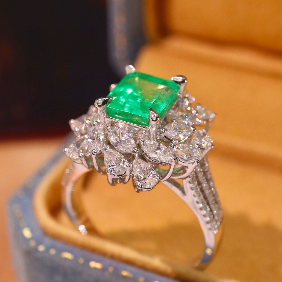 14k Gold 3.51 Ctw Natural Emerald & Diamond Ring - 4