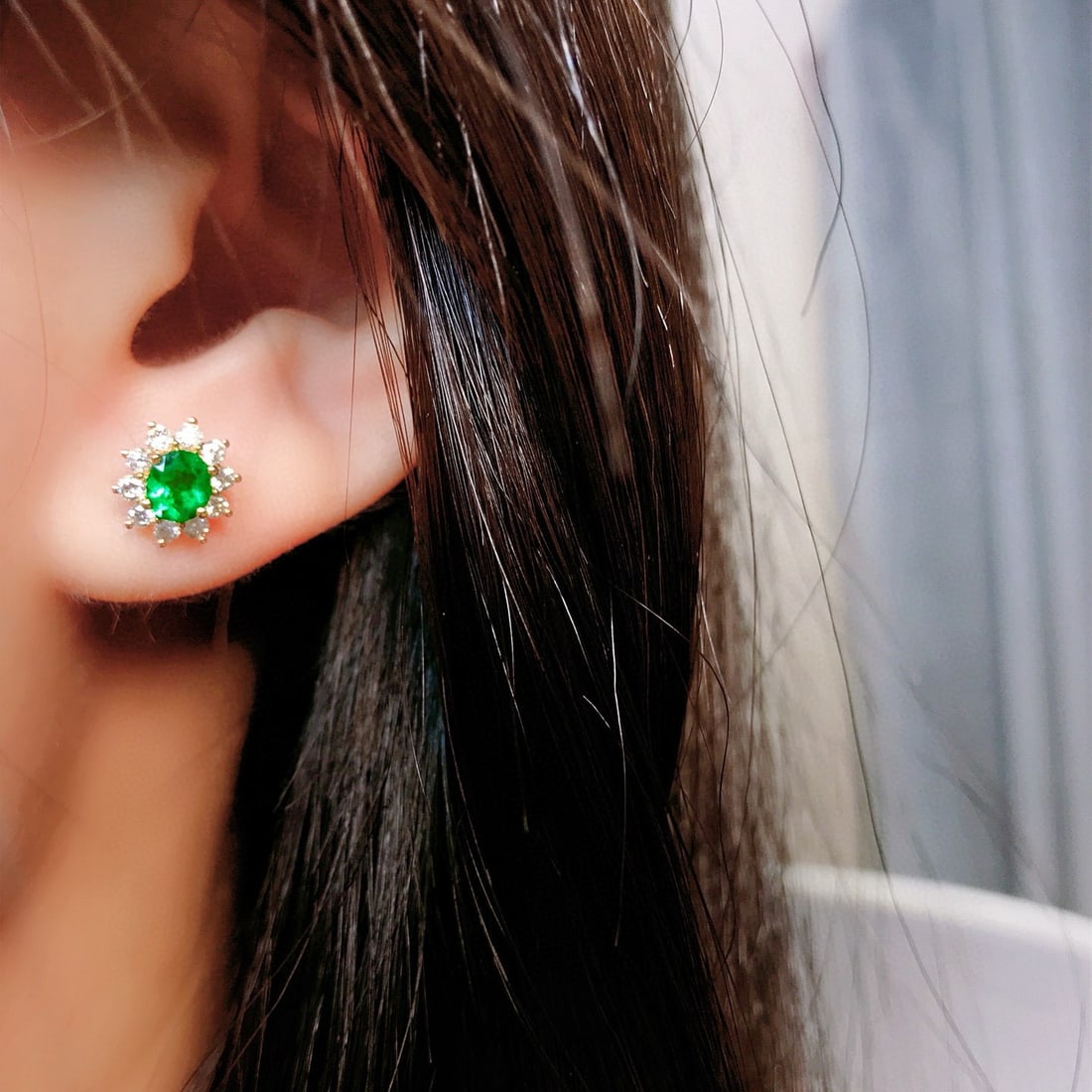 14k Gold 1.07 Ctw Vivid Green Natural Emerald & Diamond Earrings - 3