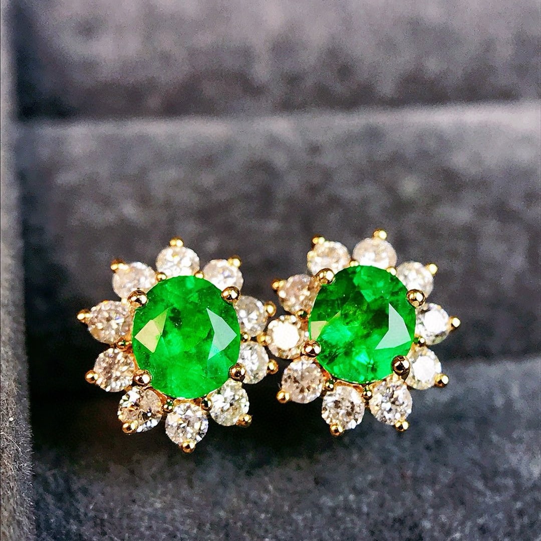 14k Gold 1.07 Ctw Vivid Green Natural Emerald & Diamond Earrings - 4