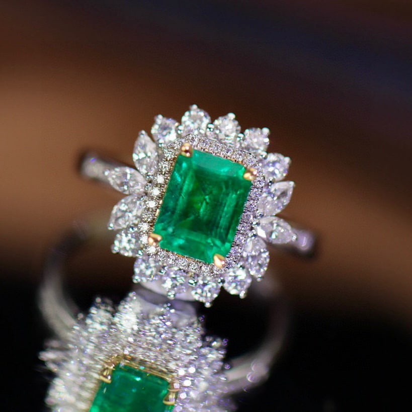 14k Gold 2.22 Ctw Vivid Green Natural Emerald & Diamond Ring - 7