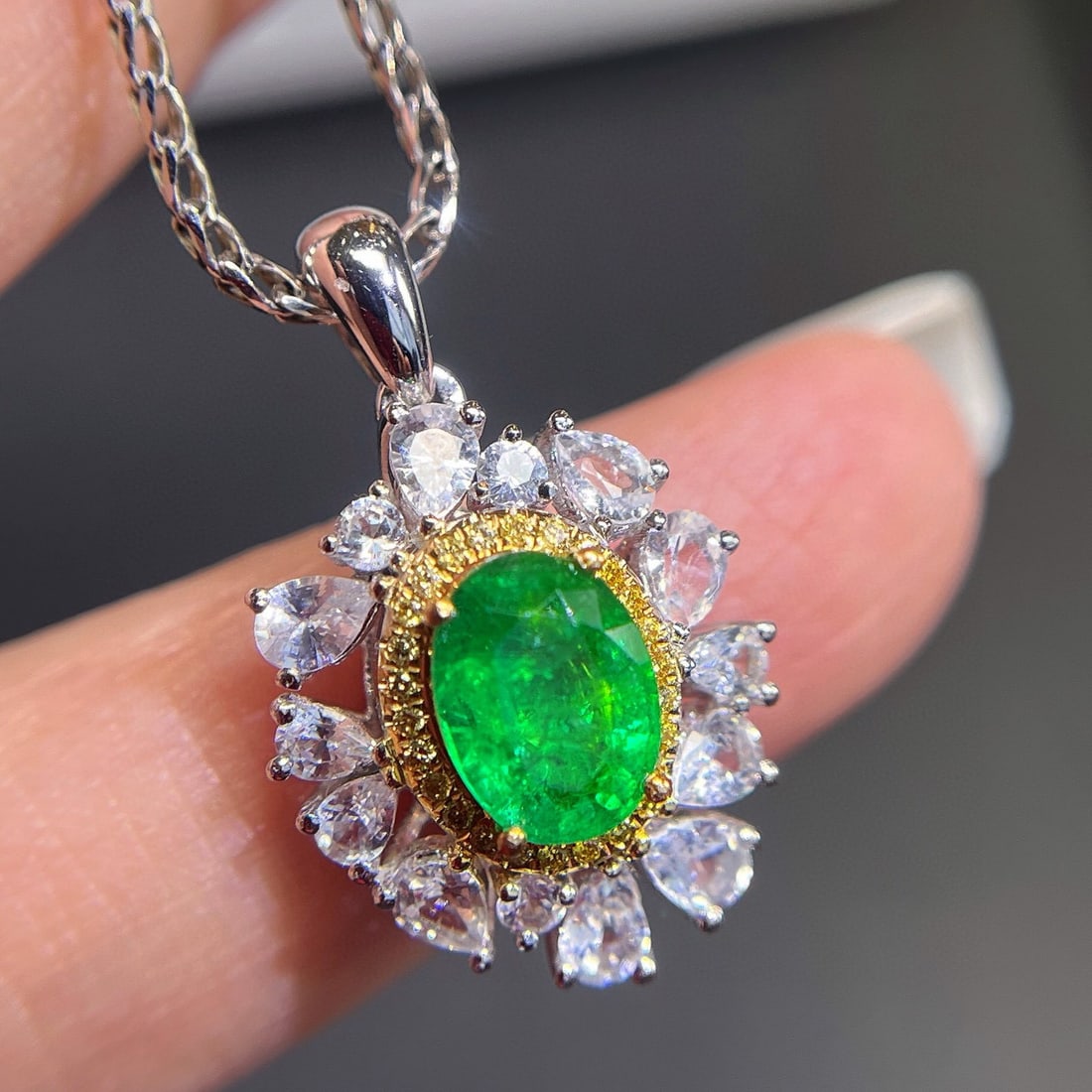 14k Gold 2.37 Ctw Vivid Green Natural Emerald & Sapphire Pendant( Without Chain ) - 4