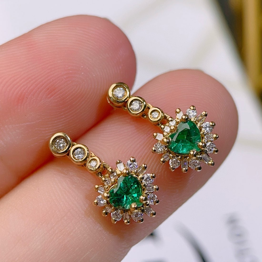 14k Gold 1.3 Ctw Natural Emerald & Diamond Earrings - 2