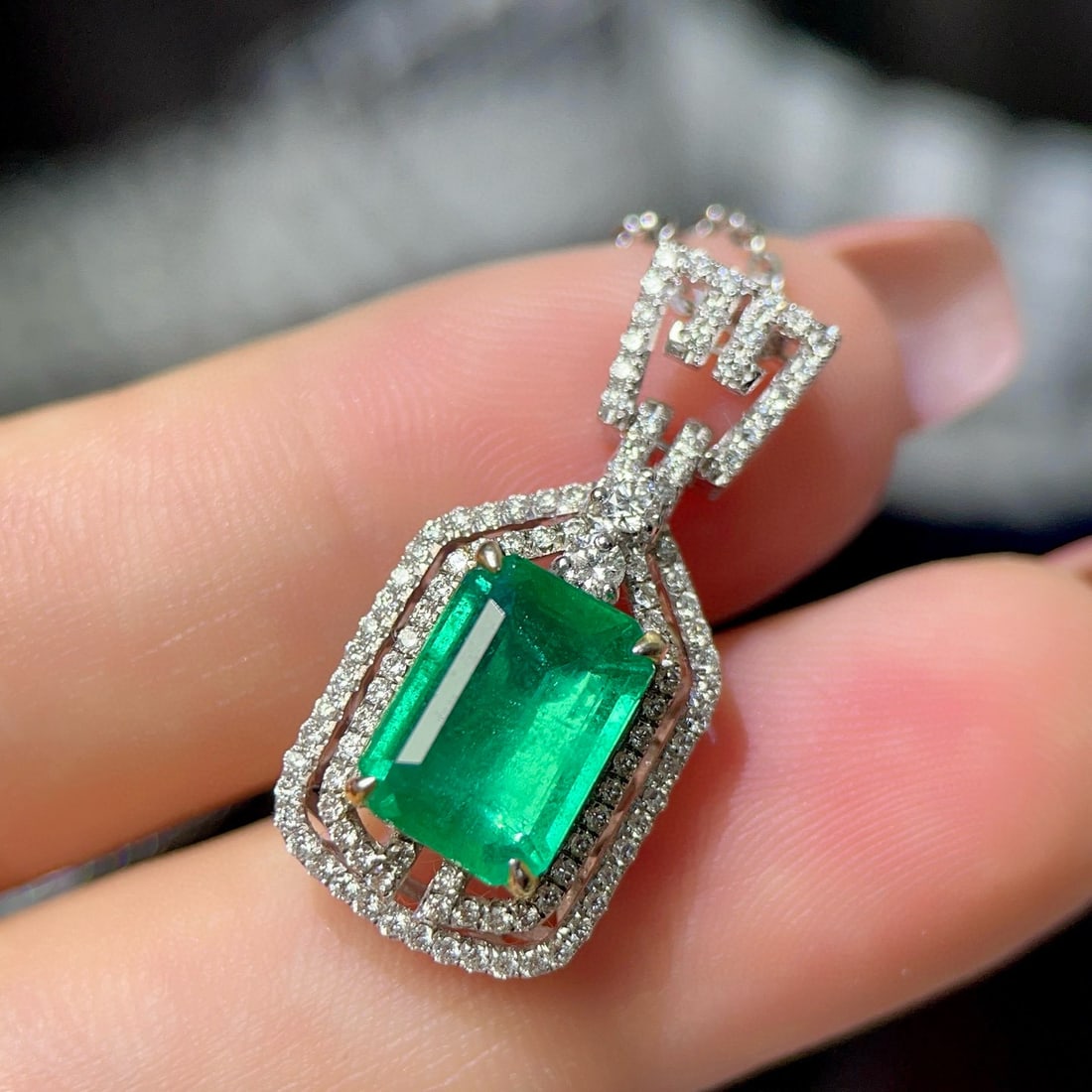 14k Gold 2.9 Ct Natural Emerald & Diamond Pendant( Without Chain ) (1 of 6)