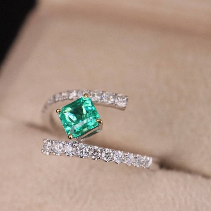 14k Gold 0.82 Ctw Natural Emerald & Diamond Ring - 4