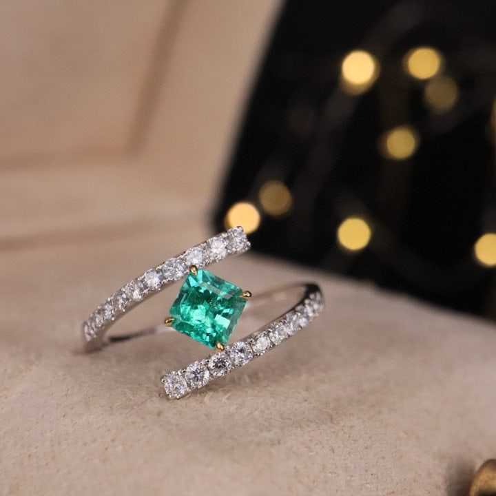14k Gold 0.82 Ctw Natural Emerald & Diamond Ring - 7