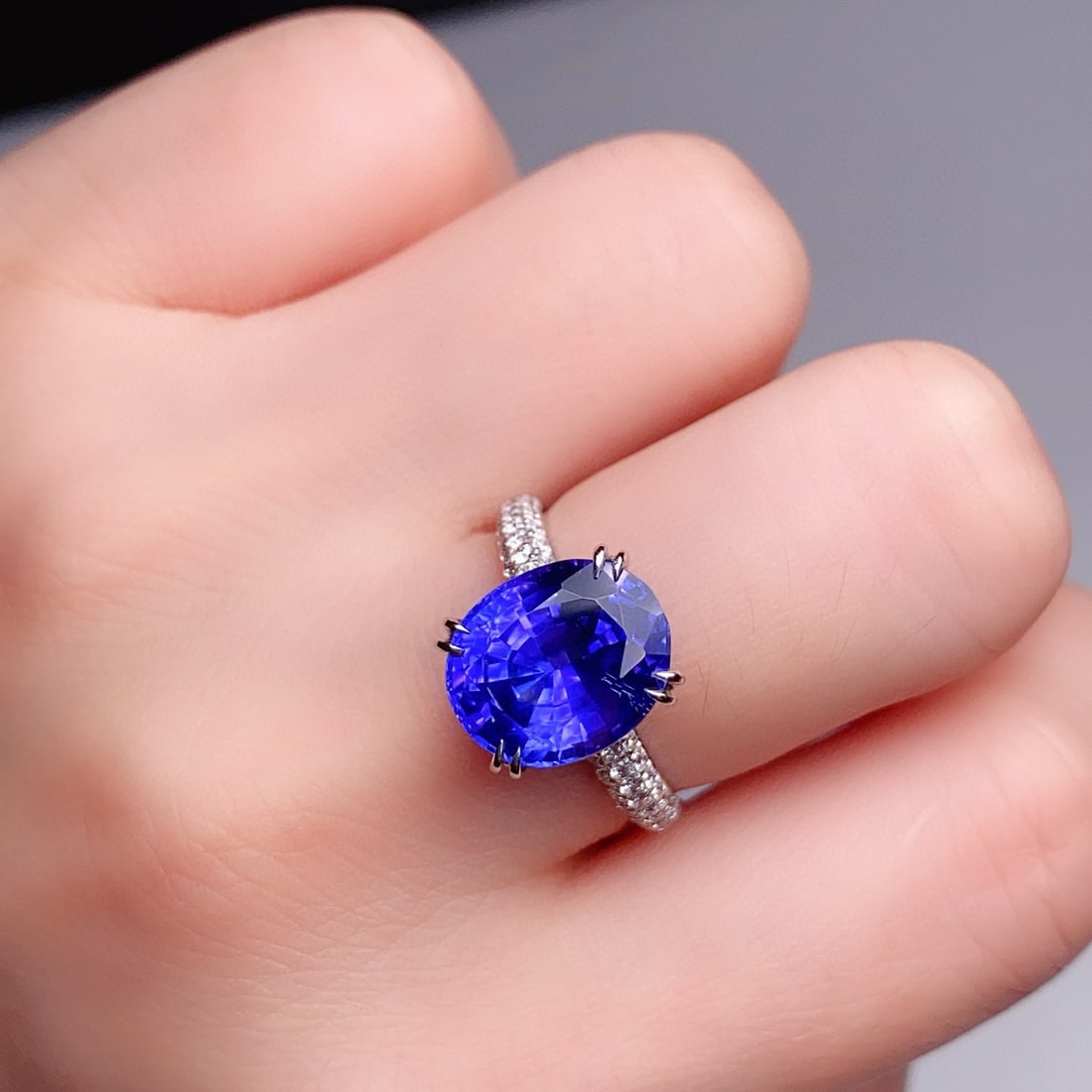 14k Gold 6.03 Ctw Natural Tanzanite & Diamond Ring - 2