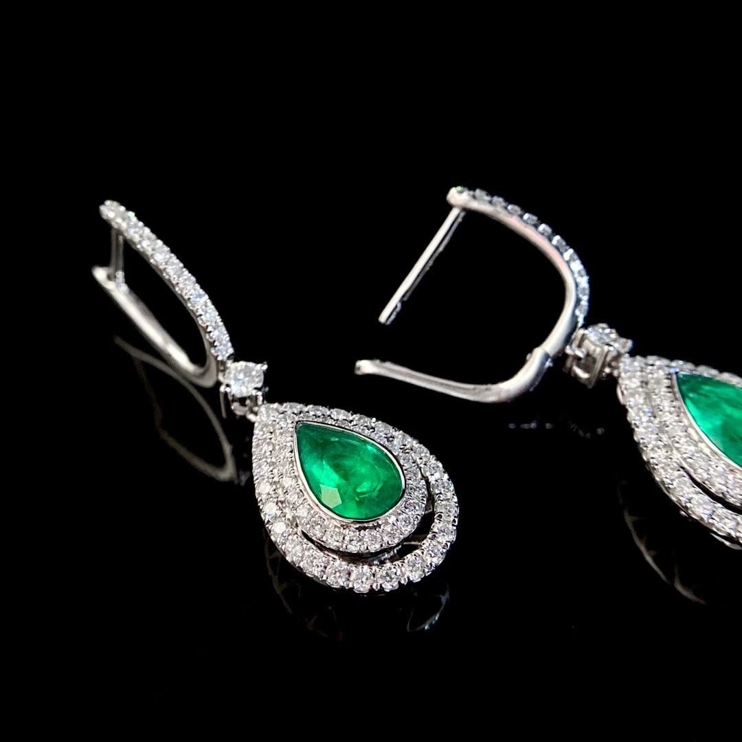 14k Gold 1.50 Ctw Vivid Green Natural Emerald & Diamond Earrings - 4