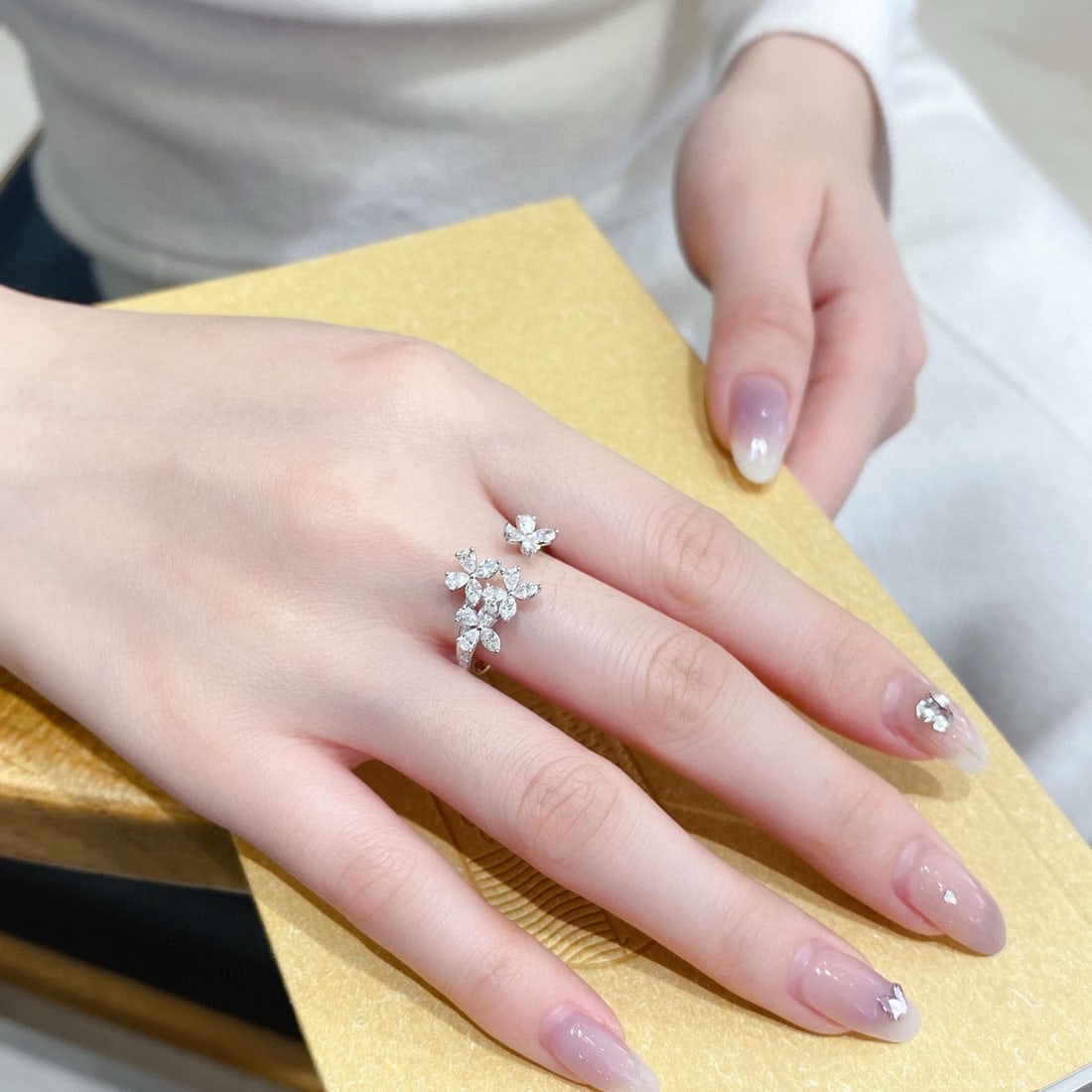 14k Gold 0.95 Ct Natural H Diamond Ring - 2