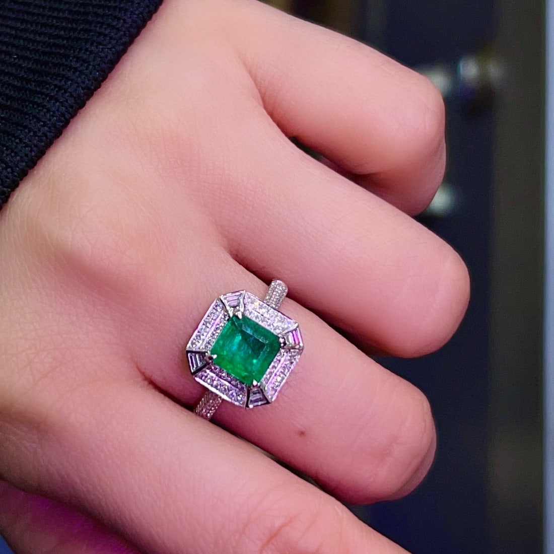 14k Gold 2.17 Ctw Vivid Green Natural Emerald & Diamond Ring - 4