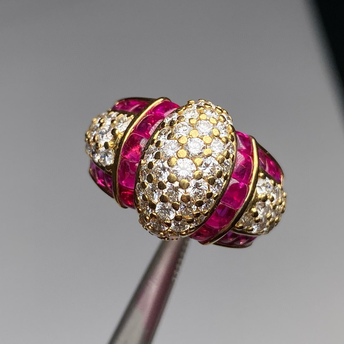 14k Gold 3.98 Ctw Natural Ruby & Diamond Ring: Ref:230942062 // gold content:14k gold // ring size:7. 25us // // main gemstone:ruby // shape:other // carat weight:2. 45ct // color:red // treatment:natural // // adjacent gemstone 2 : diamond //