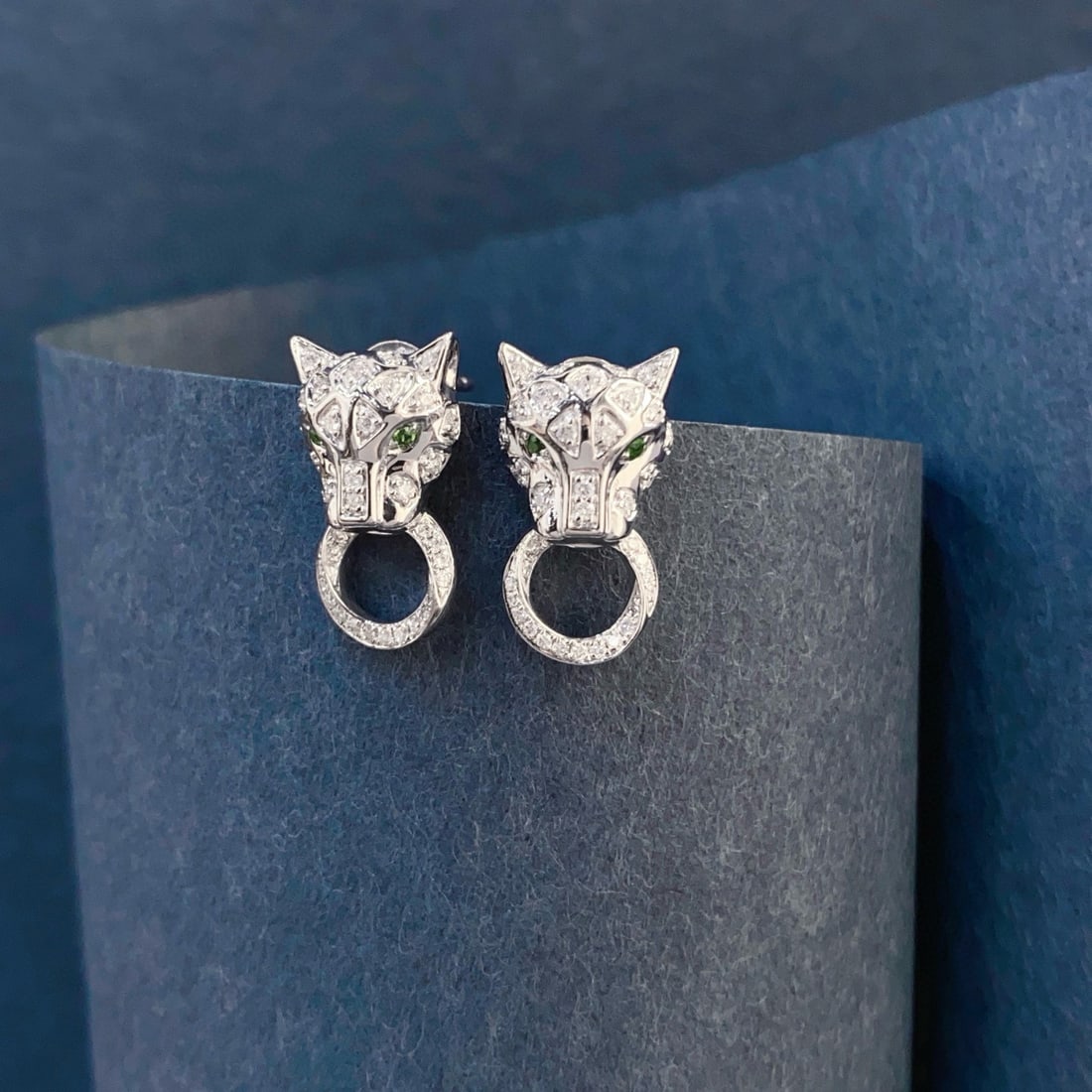 14k Gold 0.26 Ctw Natural H Diamond & Tsavorite Earrings: Ref:230942063 // gold content:14k gold // main gemstone:diamond // shape:round // carat weight:0. 23ct // clarity grade:vs-si // color:h // treatment:natural // cut grade:g // // adjacent gemstone