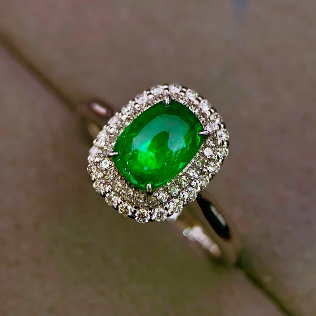 14k Gold 1.45 Ctw Vivid Green Natural Emerald & Diamond Ring - 3