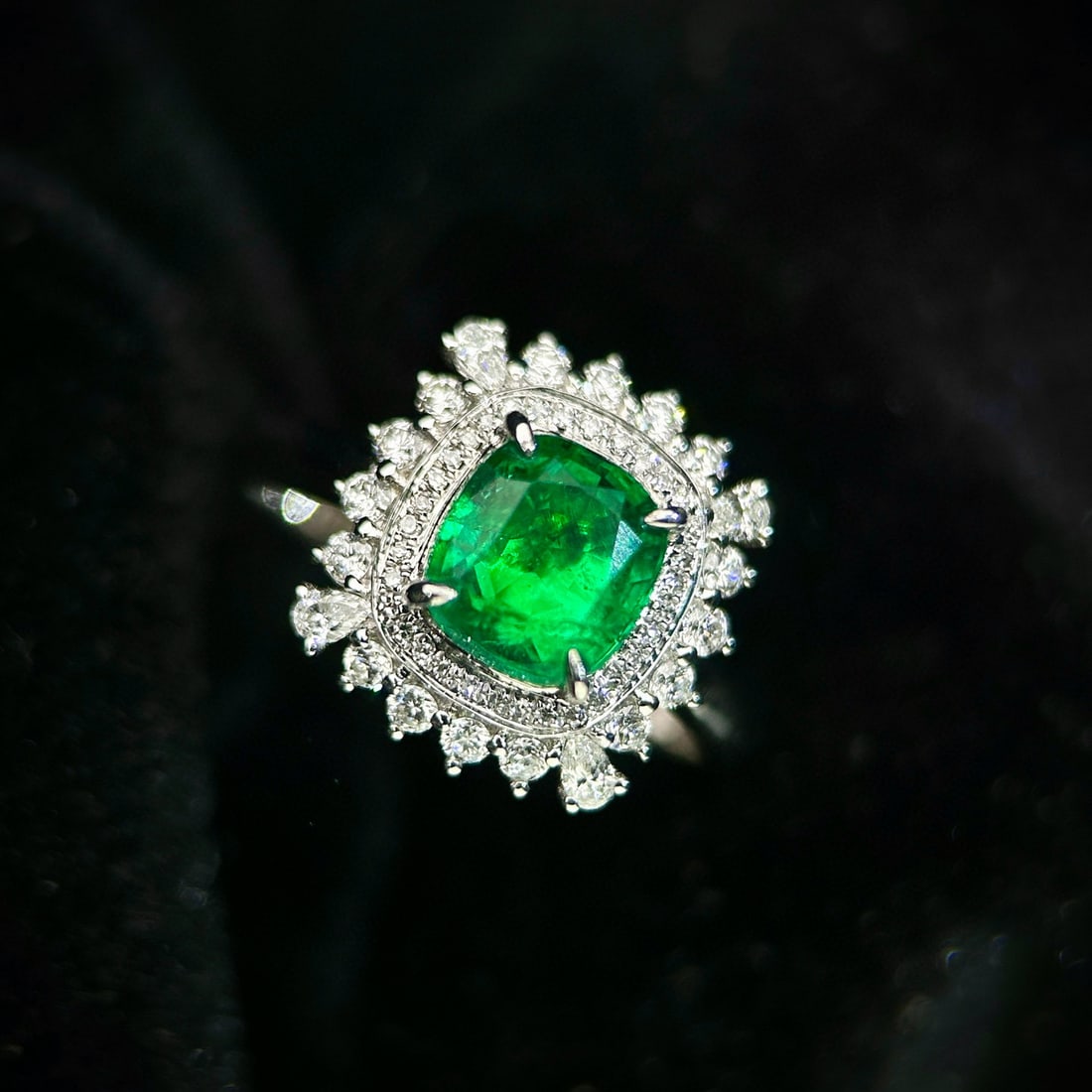 14k Gold 2.14 Ctw Vivid Green Natural Emerald & Diamond Ring - 2