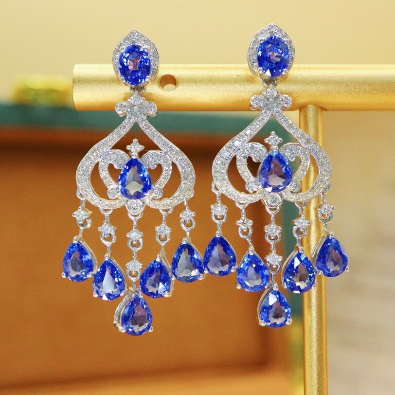 14k Gold 6.05 Ctw Natural Sapphire & Diamond Earrings: Ref:230942088 // gold content:14k gold // main gemstone:sapphire // shape:multiply // carat weight:5. 42ct // color:cornflower blue // treatment:natural // // adjacent gemstone 2 : diamond // number o