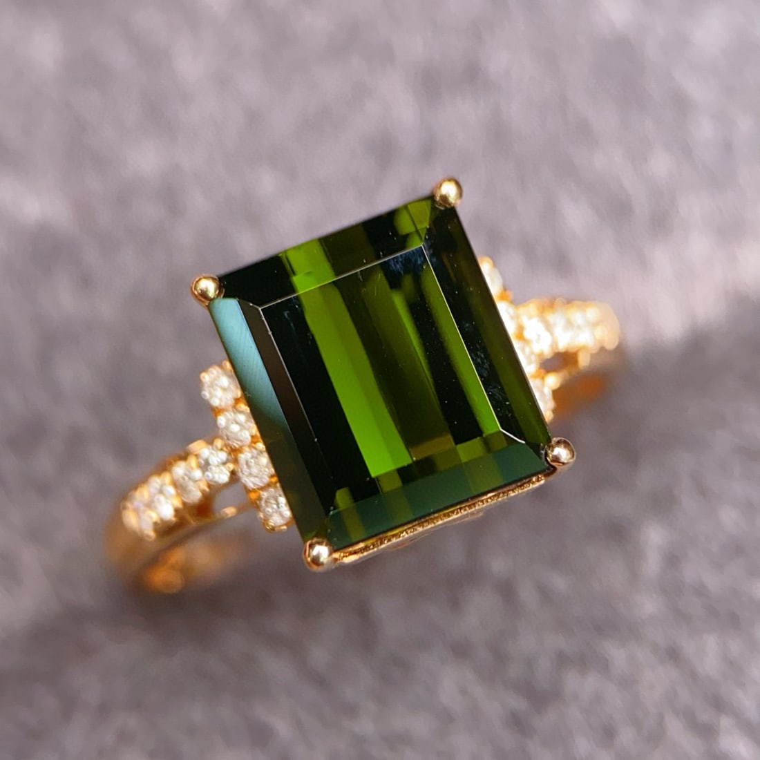 14k Gold 3.99 Ctw Natural Tourmaline & Diamond Ring: Ref:230942093 // gold content:14k gold // ring size:7. 25us // // main gemstone:tourmaline // shape:octagonal // carat weight:3. 86ct // color:green // treatment:natural // // adjacent gemstone 2