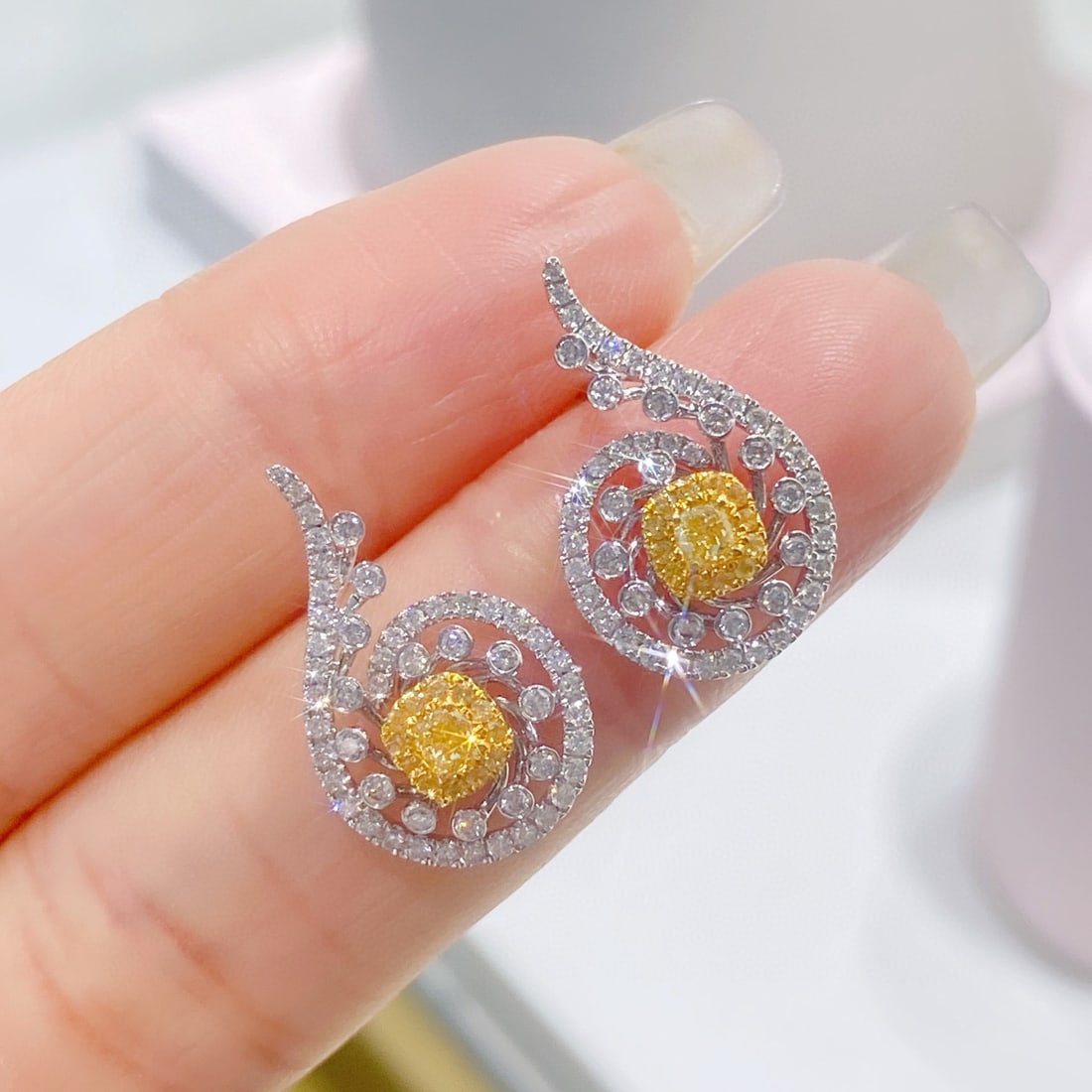 14k Gold 1.03 Ctw Natural Yellow Diamond & Diamond Earrings - 2