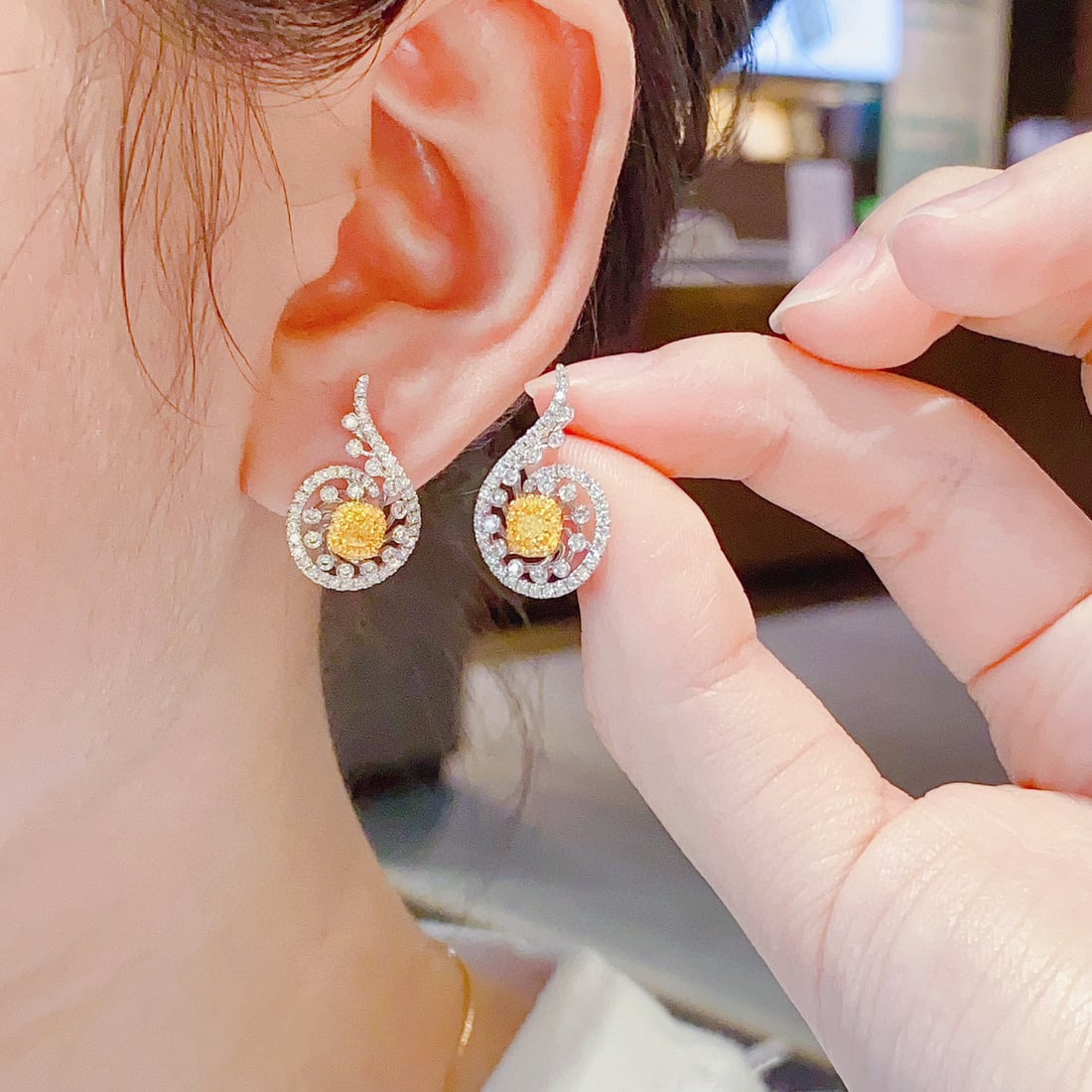 14k Gold 1.03 Ctw Natural Yellow Diamond & Diamond Earrings - 5