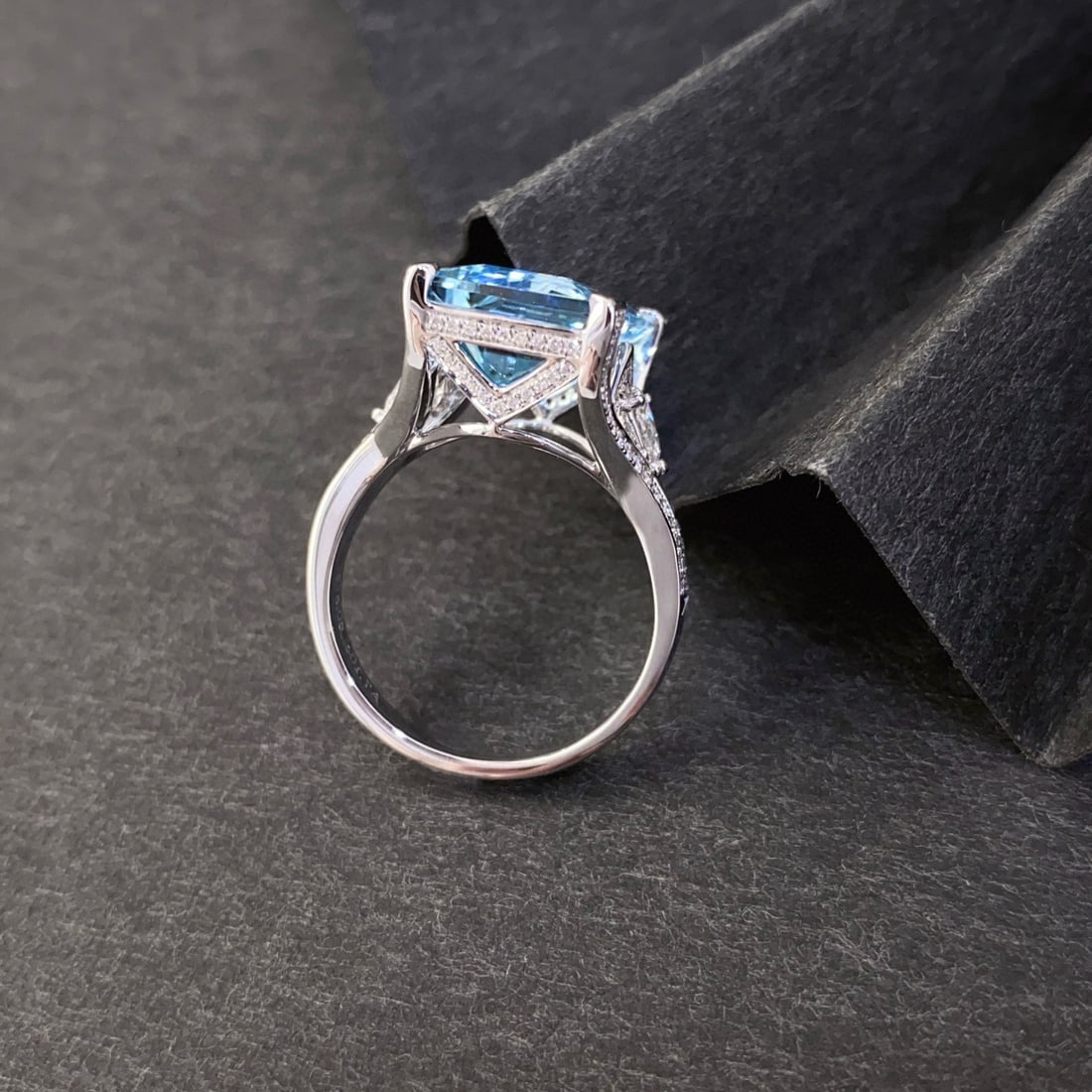 14k Gold 7.67 Ctw Natural Aquamarine & Diamond Ring - 5