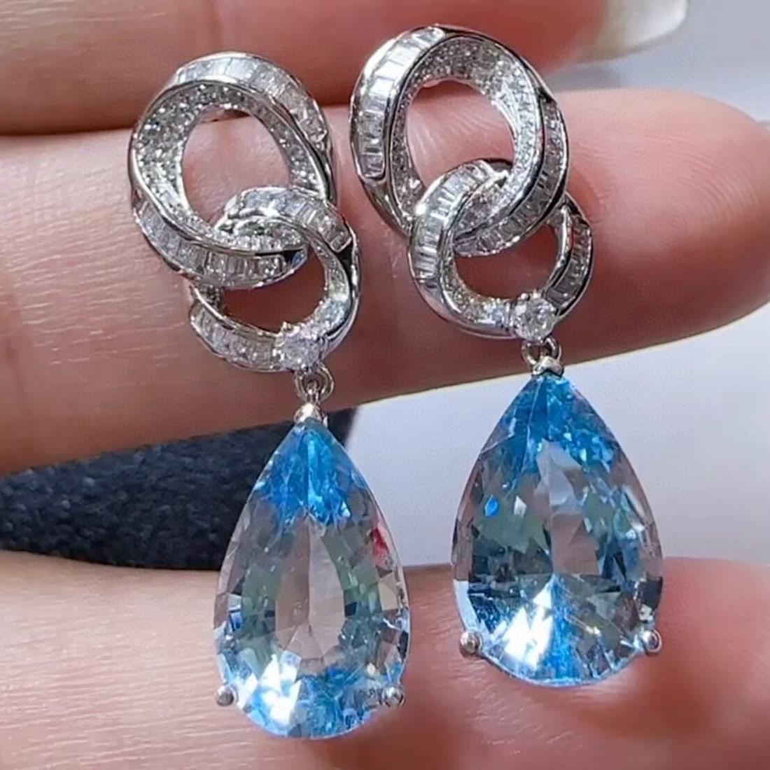 14k Gold 7.40 Ctw Natural Aquamarine & Diamond Earrings - 2