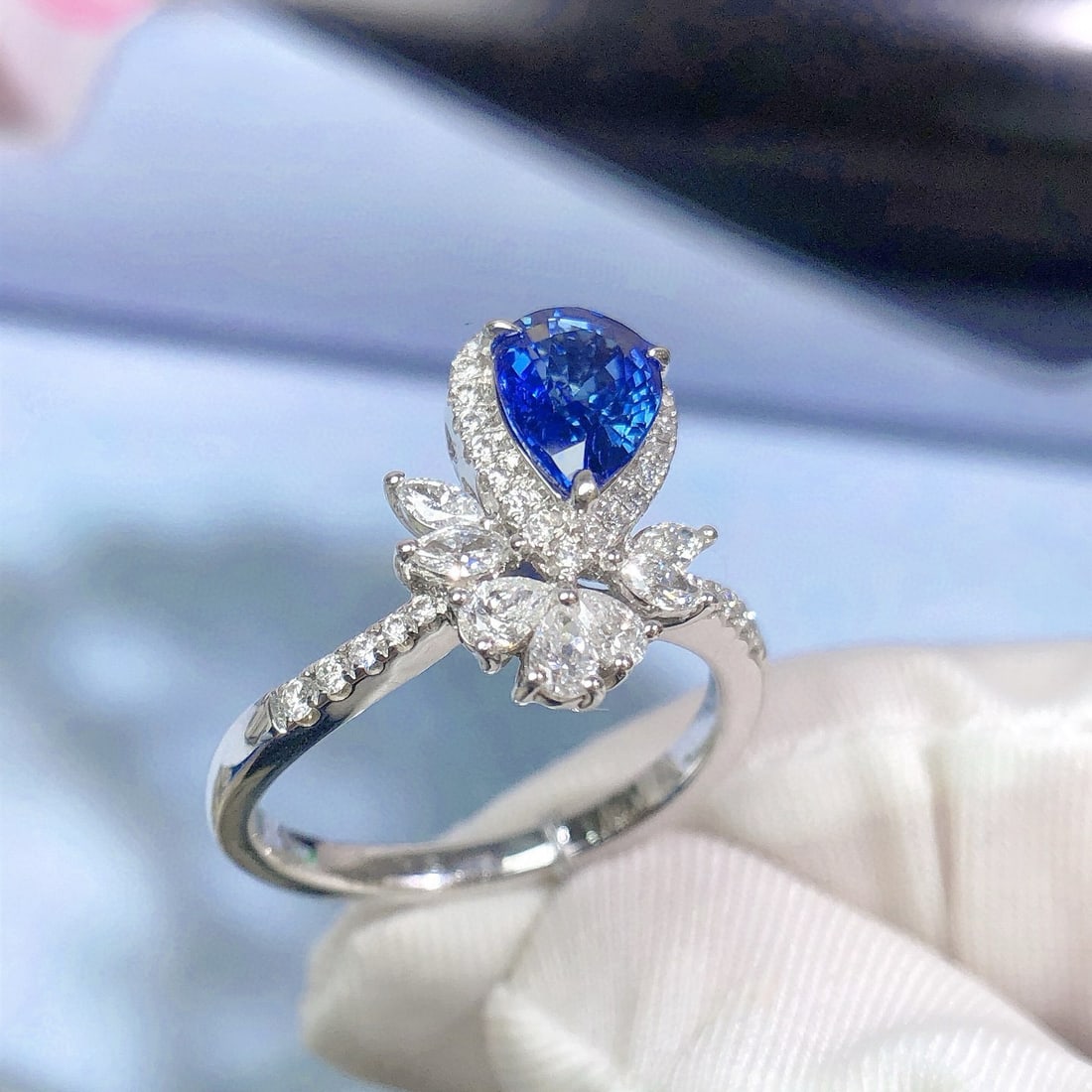 14k Gold 1.86 Ctw Natural Sapphire & Diamond Ring - 5