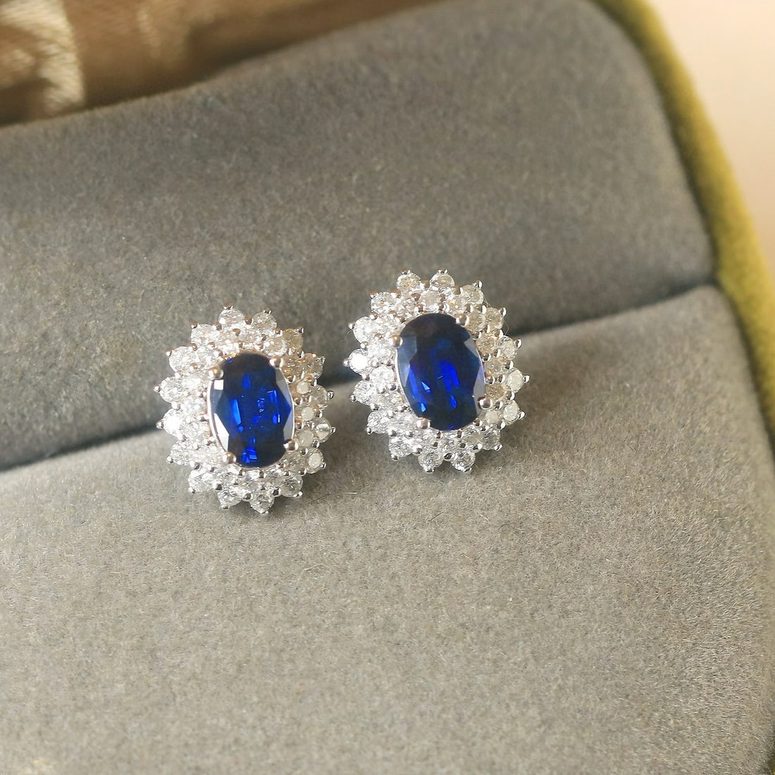 14k Gold 1.52 Ctw Natural Sapphire & Diamond Earrings: Ref:230942138 // gold content:14k gold // main gemstone:sapphire // shape:oval // carat weight:1. 00ct // color:royal blue // treatment:natural // // adjacent gemstone 2 : diamond // shape:round // ca