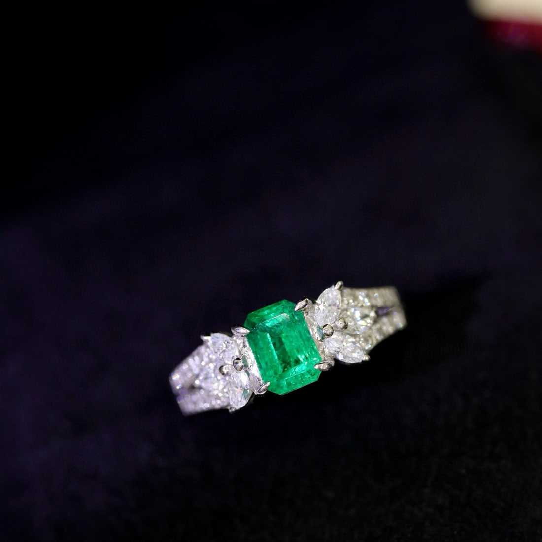 14k Gold 1.17 Ctw Vivid Green Natural Emerald & Diamond Ring - 5