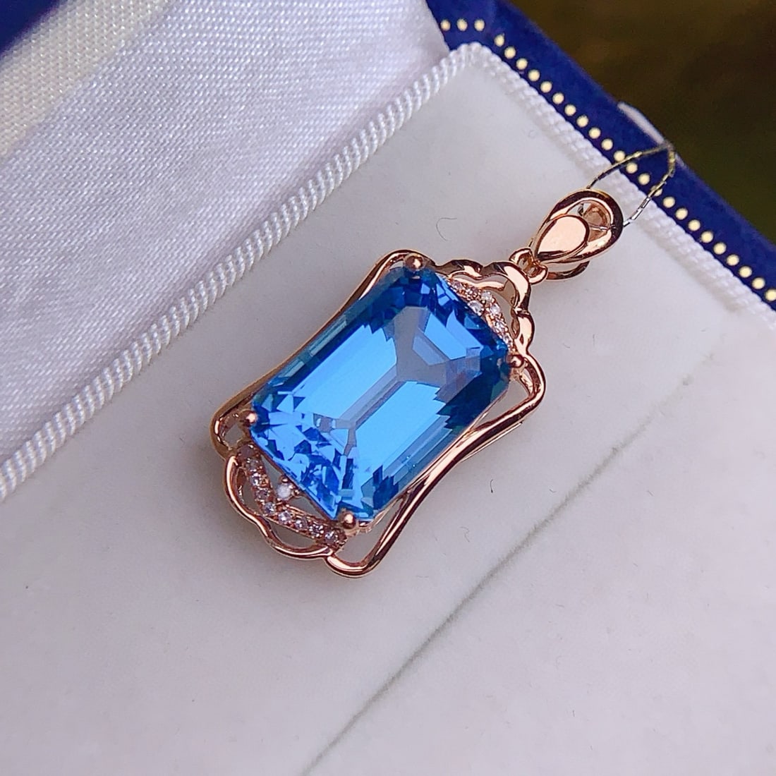 14k Gold 9.81 Ctw Natural Topaz & Diamond Pendant( Without Chain ) - 2