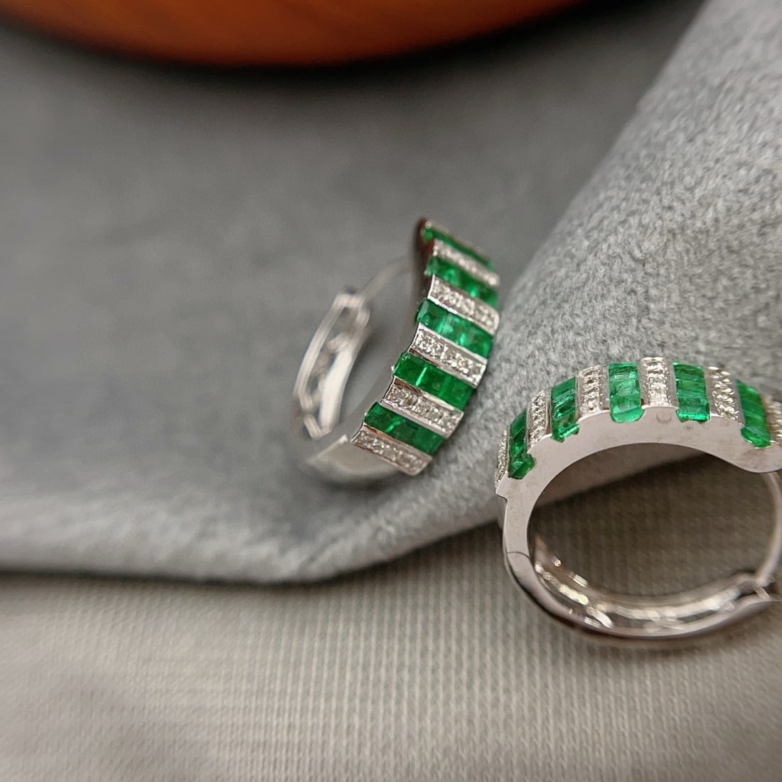 14k Gold 1.30 Ct Natural Emerald & Diamond Earrings - 4