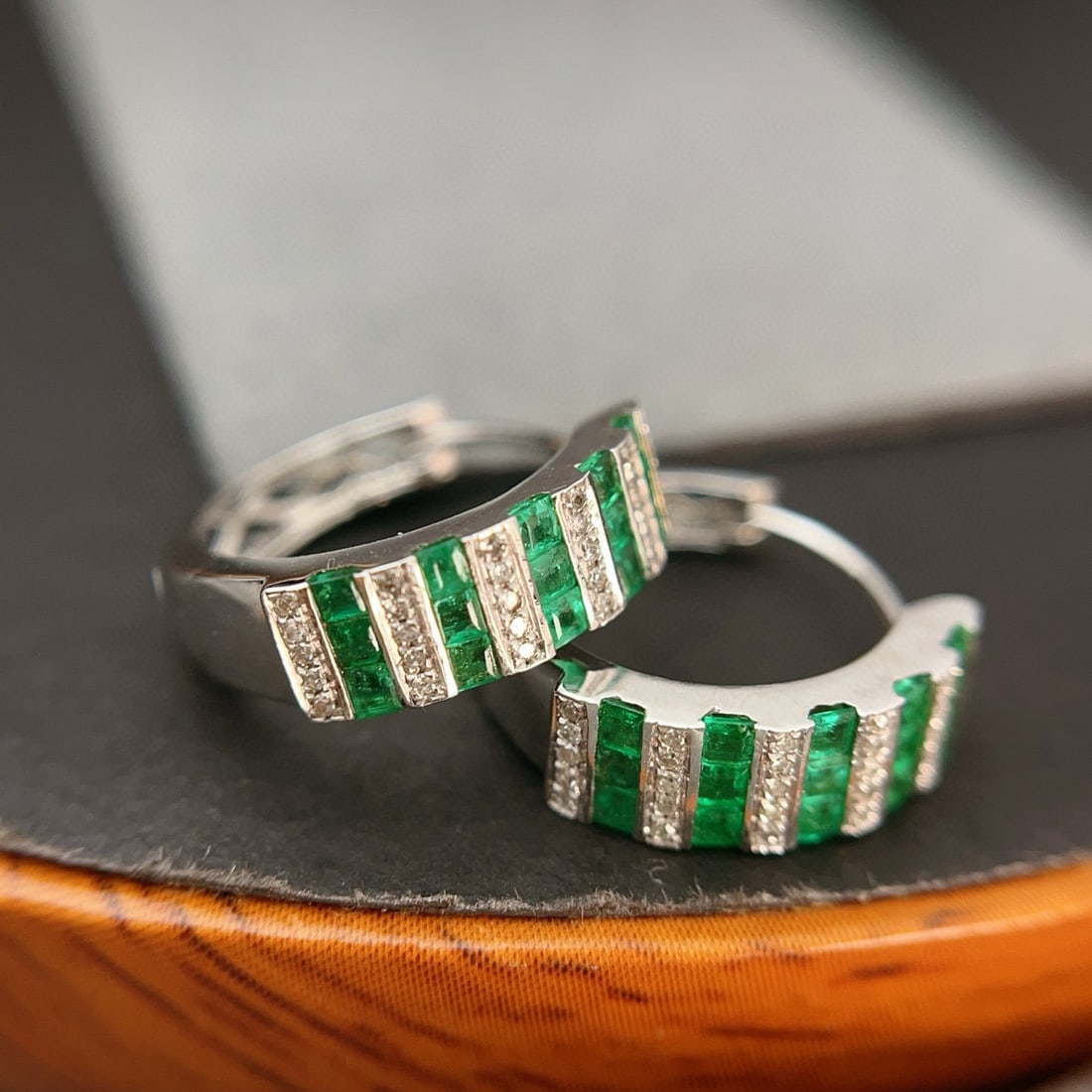 14k Gold 1.30 Ct Natural Emerald & Diamond Earrings - 7