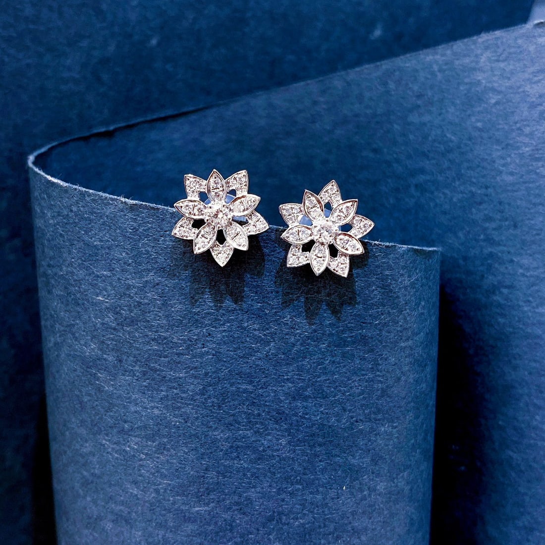 14k Gold 0.4 Ct Natural H Diamond Earrings - 4