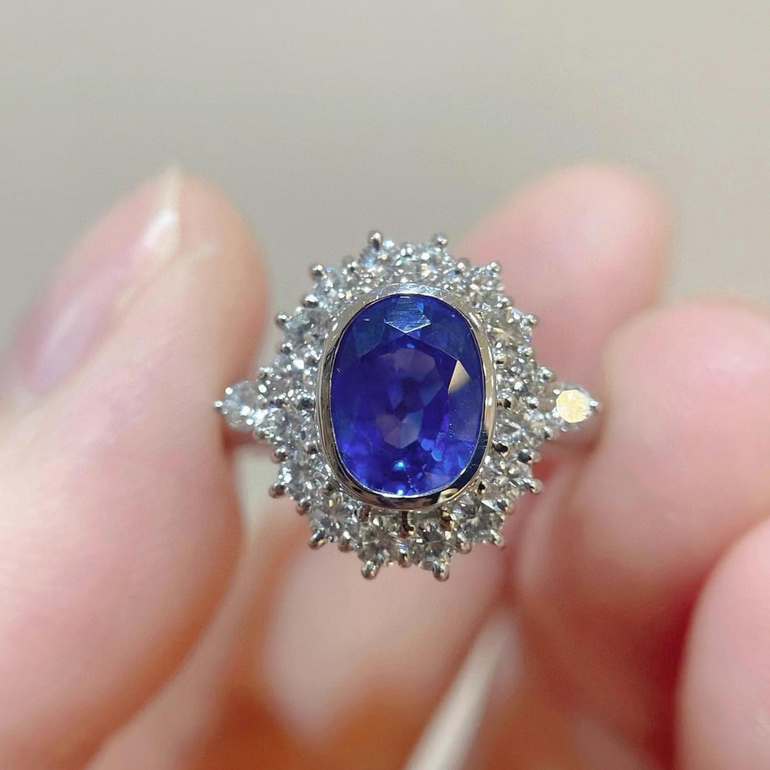 14k Gold 3.23 Ctw Natural Sapphire & Diamond Ring: Ref:230942160 // gold content:14k gold // ring size:7. 25us // // main gemstone:sapphire // shape:oval // carat weight:2. 63ct // color:blue // treatment:natural // // adjacent gemstone 2 : diamond //