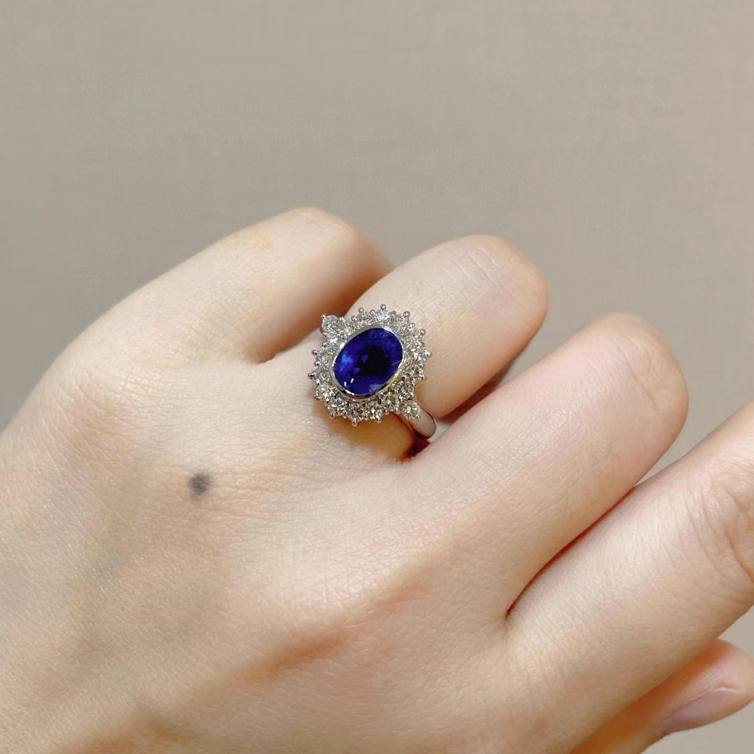 14k Gold 3.23 Ctw Natural Sapphire & Diamond Ring - 6