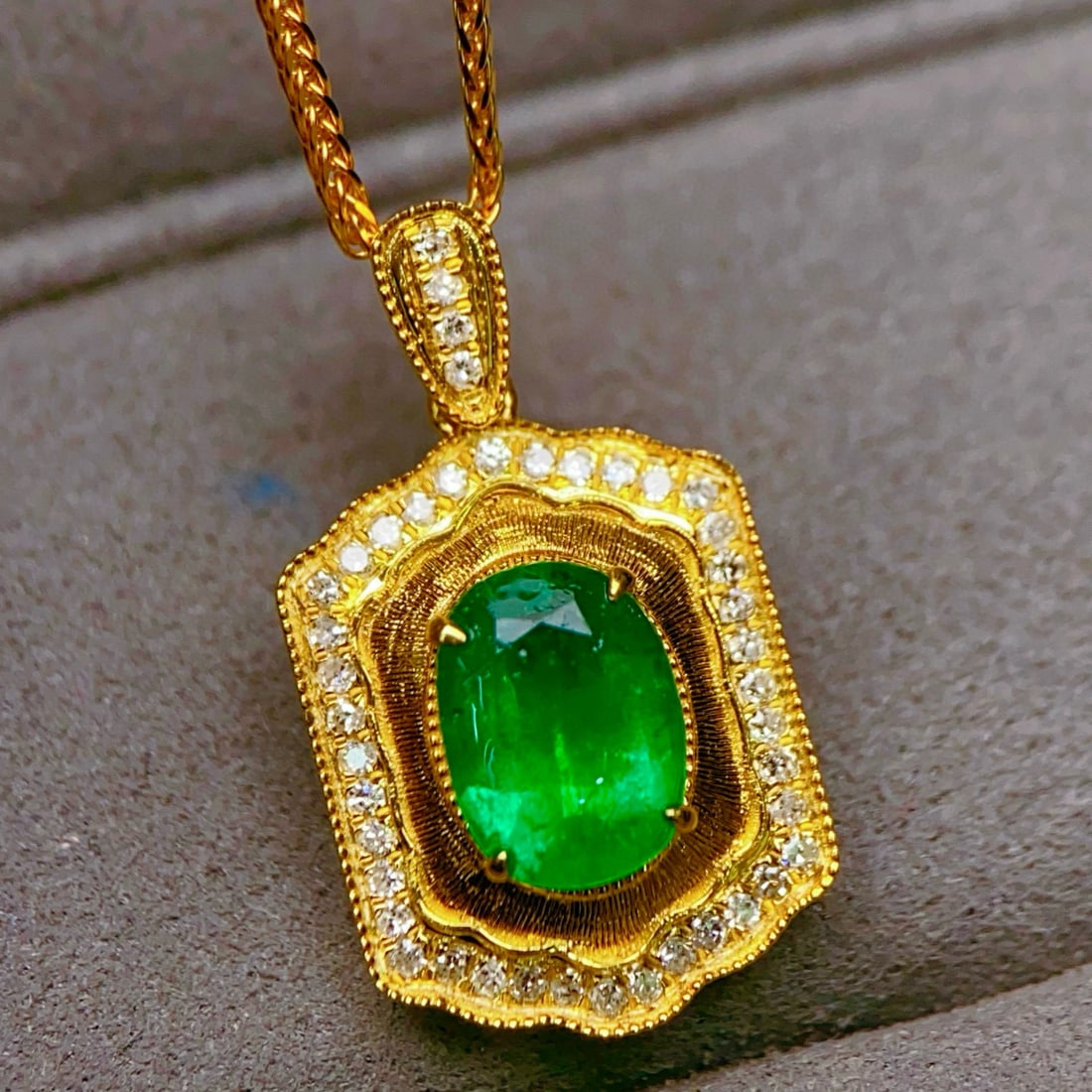 14k Gold 1.76 Ctw Vivid Green Natural Emerald & Diamond Pendant( Without Chain ) - 2