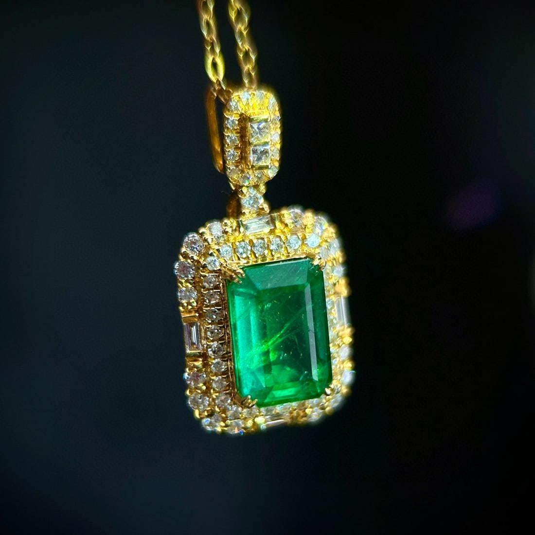 14k Gold 2.21 Ctw Vivid Green Natural Emerald & Diamond Pendant( Without Chain ) - 4