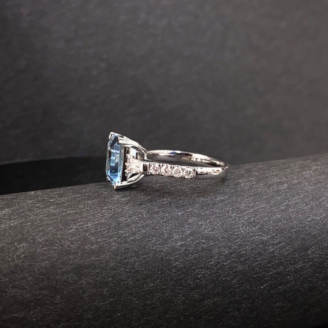 14k Gold 3.32 Ctw Natural Aquamarine & Diamond Ring - 6