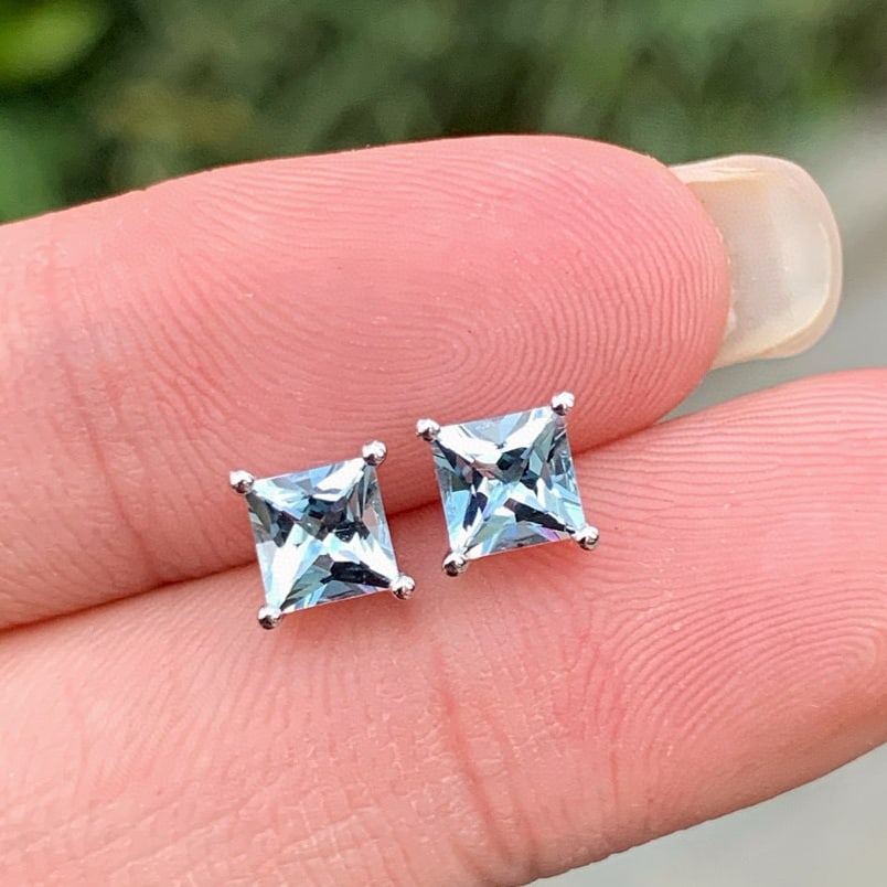 14k Gold 0.7 Ct Natural Aquamarine Earrings - 4